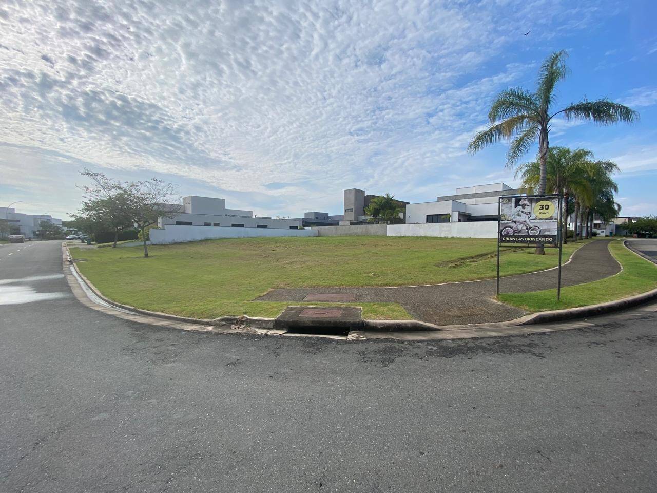 #1528 - Terreno em condomínio para Venda em Votorantim - SP