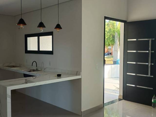 #1335 - Casa para Venda em Sorocaba - SP - 2