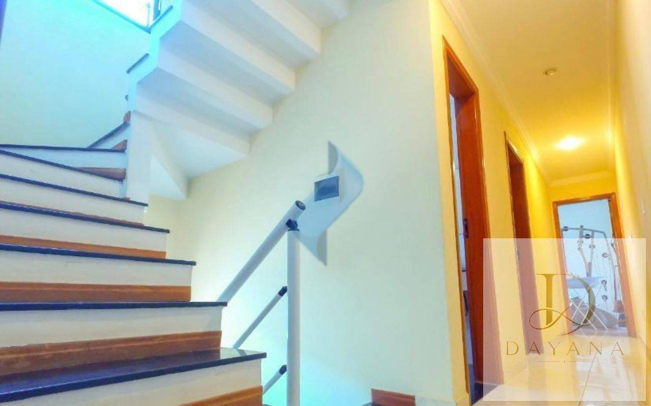 Sobrado, 3 quartos, 247 m² - Foto 2