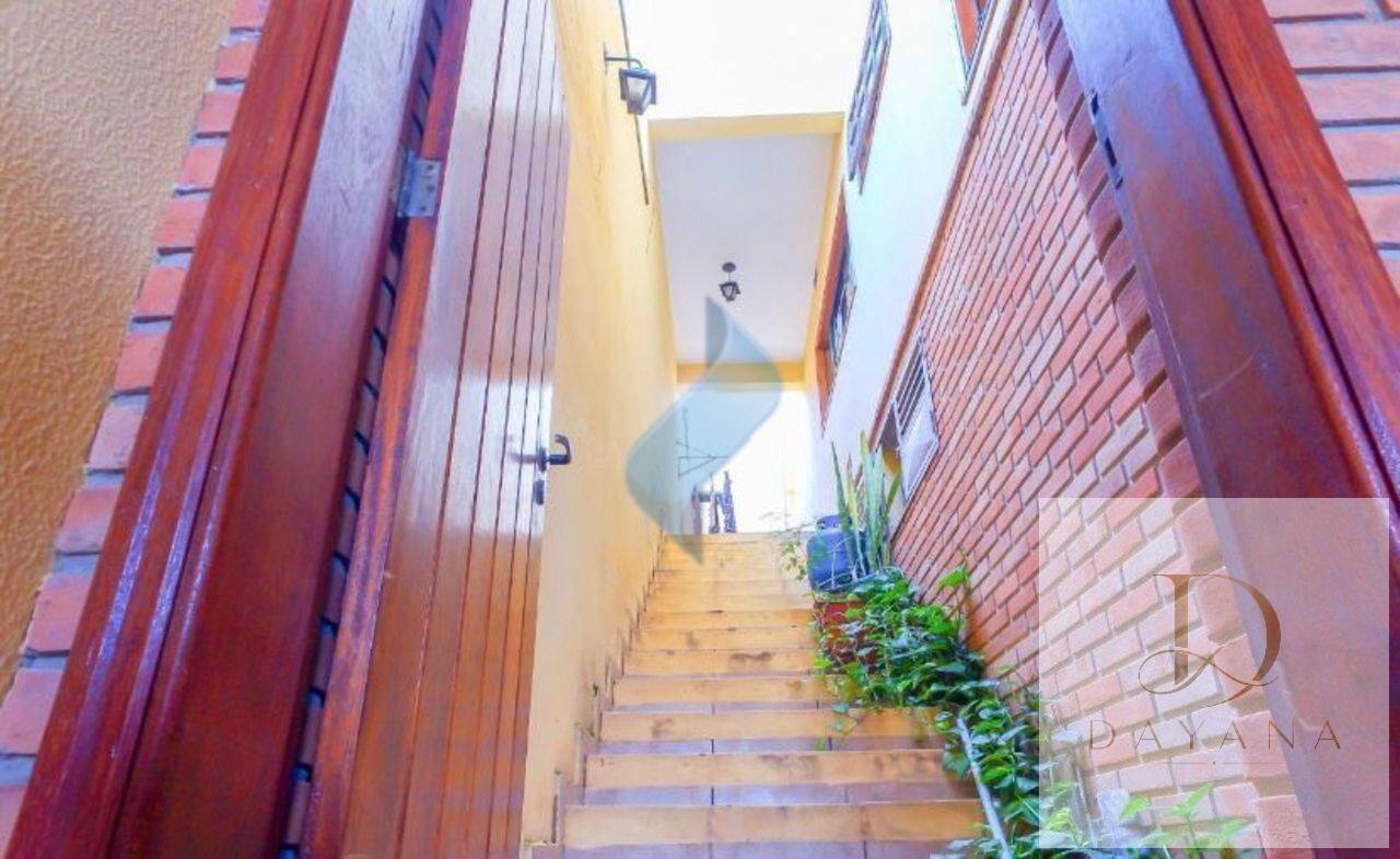 Sobrado, 3 quartos, 247 m² - Foto 1