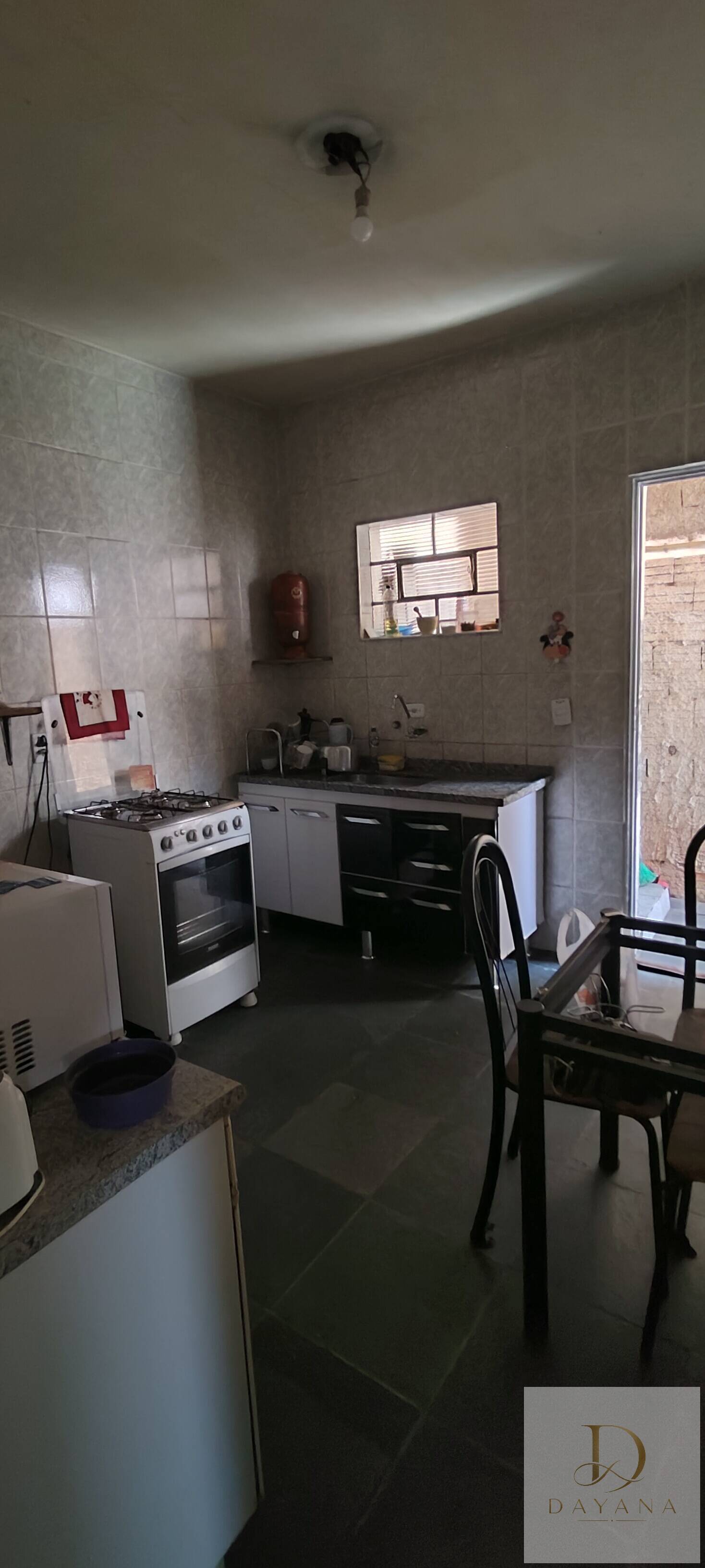 Casa, 4 quartos, 175 m² - Foto 2