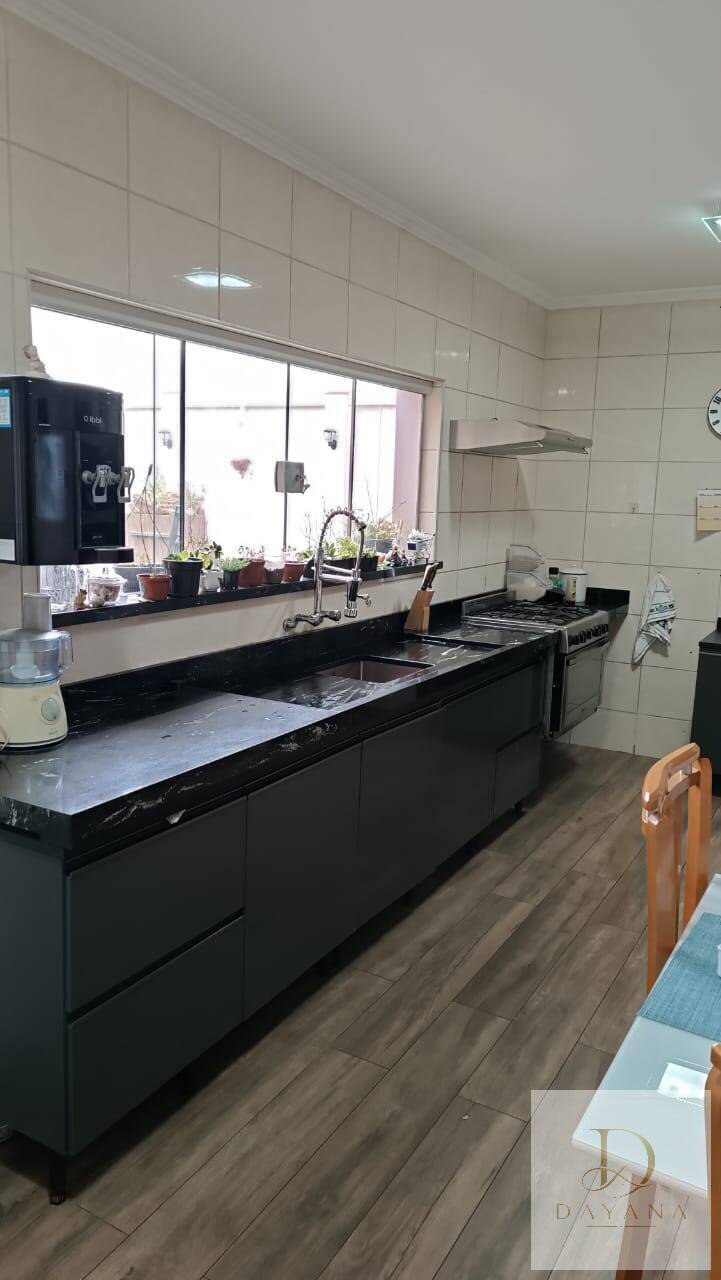 Casa, 4 quartos, 285 m² - Foto 29